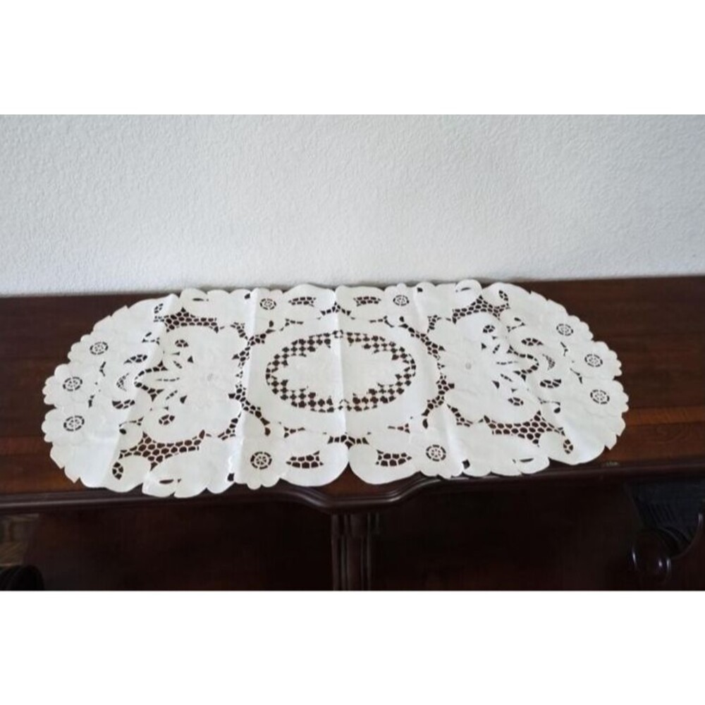 Vintage Elegant Intricate Cutwork Floral Small Beige Polyester 34in Table Runner